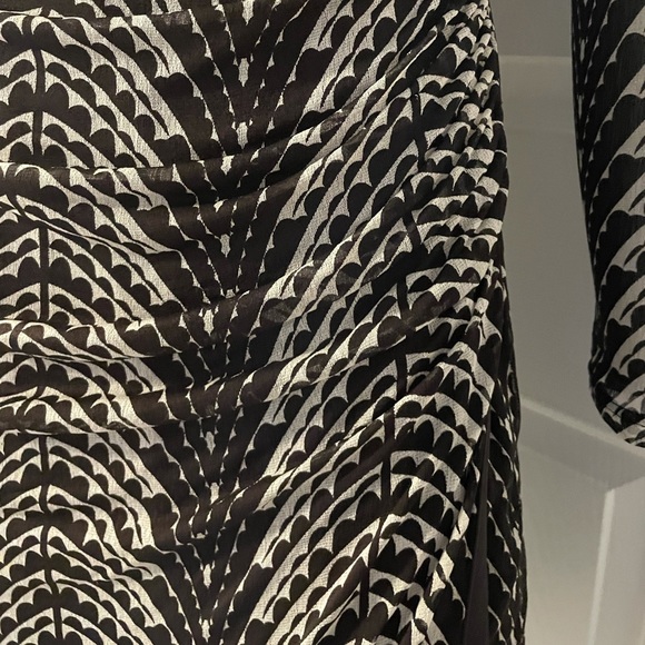 EUC SEXY KENNETH COLE SILK FAUX WRAP V~NECK DRESS - Picture 8 of 9